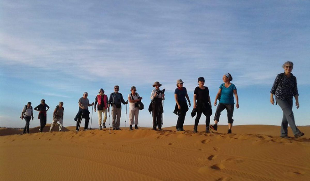 Caminata por el desierto del valle del Draa​